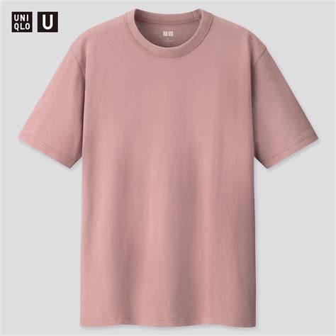 Binding at the collar helps the neckline keep its shape. . Uniqlo crew neck t shirt